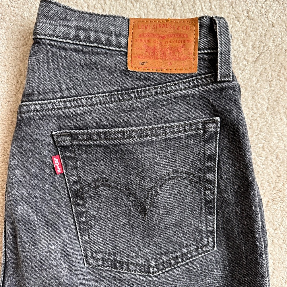 Levi’s’s 501, W29, L28, barely worn!